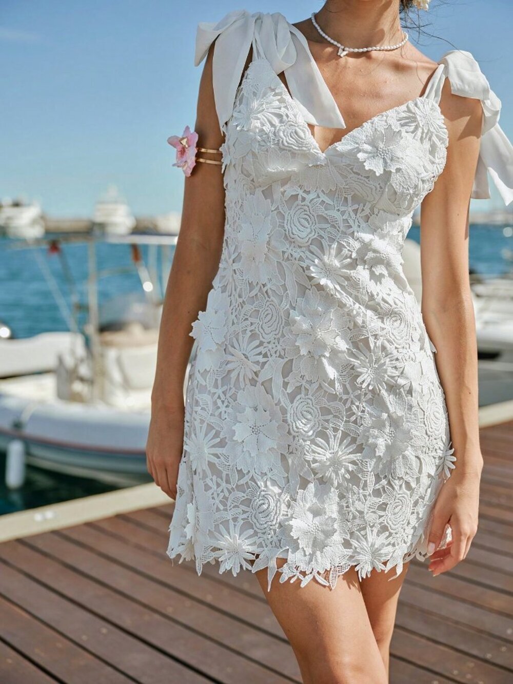 White Elegant Floral Embroidered Lace Women's Mini Dress - Picture 2 of 7